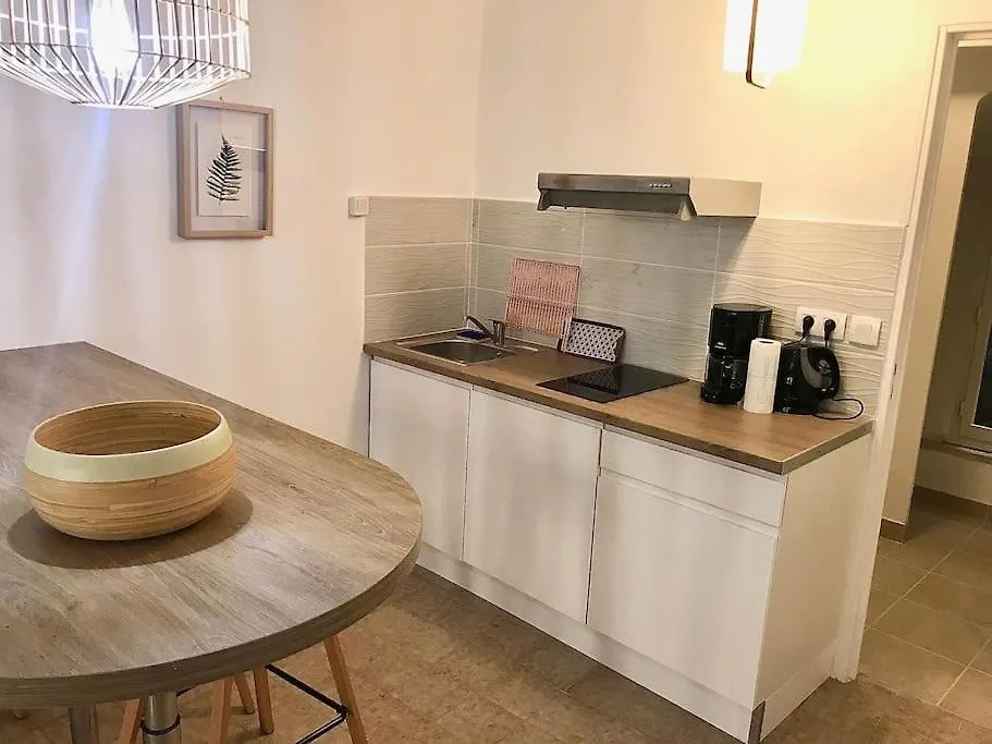Toulon Agreable Appartement Lumineux Refait A Neuf アパート